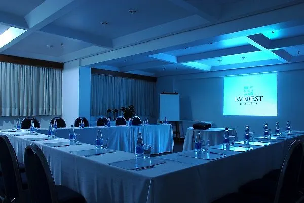 Hotel Everest