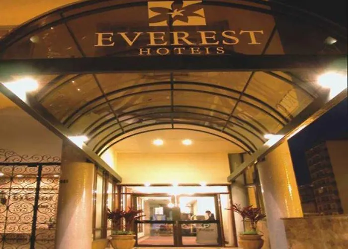 Everest Hotel 4*