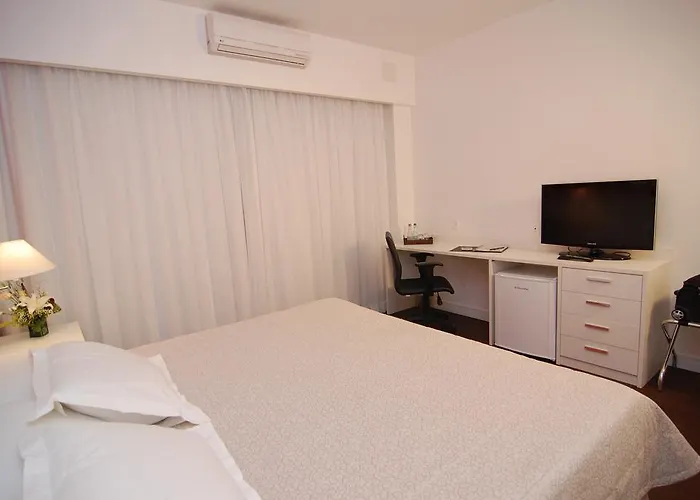 Everest Hotel 4*
