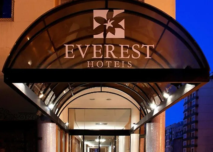 Hotel Everest
